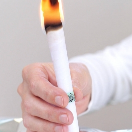 Tretma z ušesnimi tulci | Naravna sprostitev in lajšanje zamašenih ušes v Kromberku NG | @terapijeng