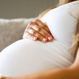 Naravna zanositev po 43. letu in neuspešnih IVF – resnična zgodba iz prakse | @terapijeng